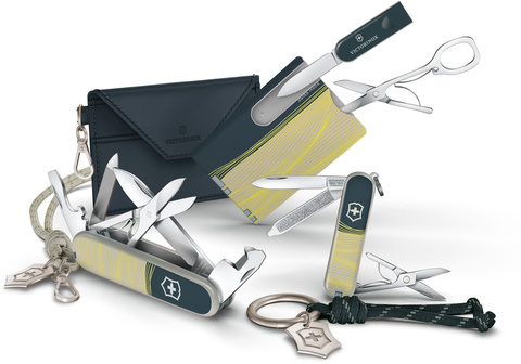 Нож Victorinox Companion New York Style, 91 мм, 16 функций, зеленый с чехлом (подар.коробка) 1.3909.E223 от прозводителя Victorinox